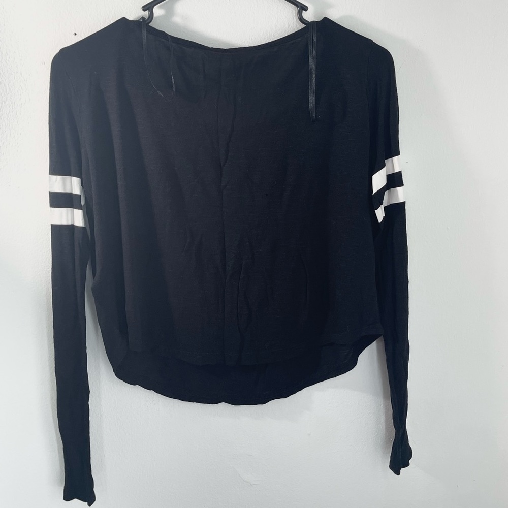 Black long sleeve baseball tee